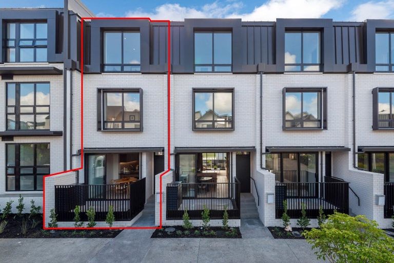 Photo of property in 9a Windlass Street, Long Bay, Auckland, 0630