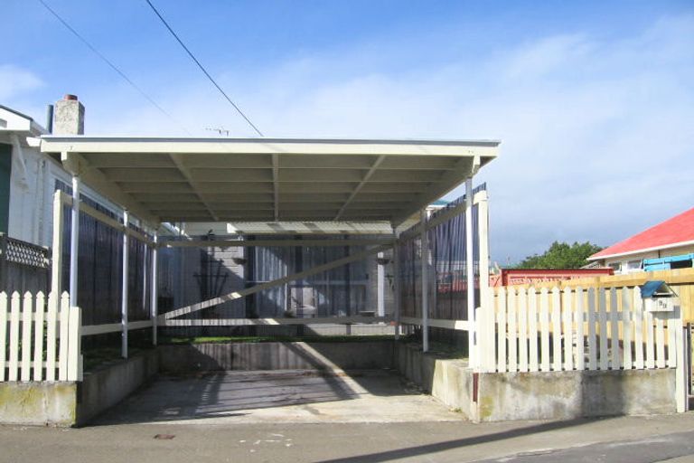 Photo of property in 99 Freyberg Street, Lyall Bay, Wellington, 6022