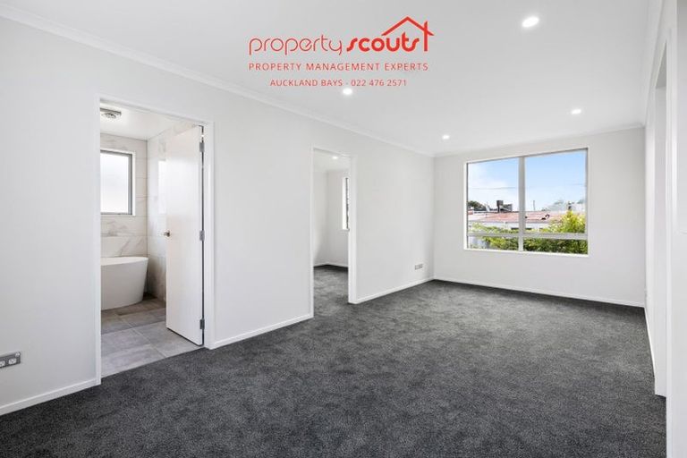 Photo of property in 103 Beach Haven Road, Beach Haven, Auckland, 0626