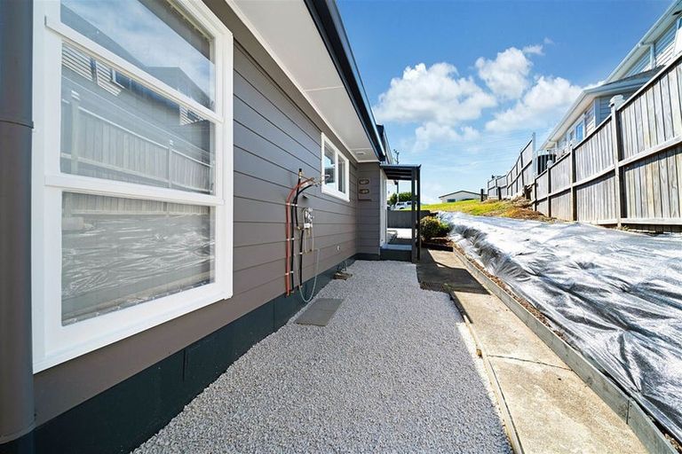 Photo of property in 65 Hetherington Road, Ranui, Auckland, 0612