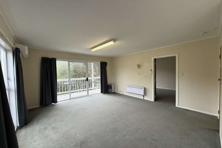 Photo of property in 15a Rakeiora Grove, Korokoro, Lower Hutt, 5012