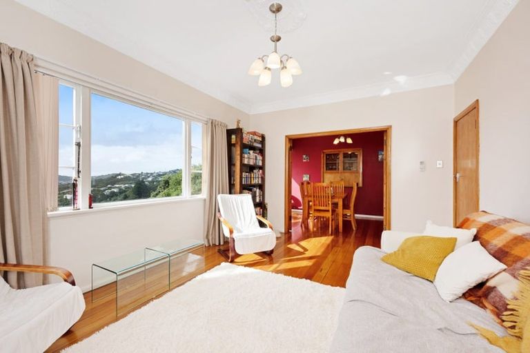 Photo of property in 15 Mertoun Terrace, Highbury, Wellington, 6012