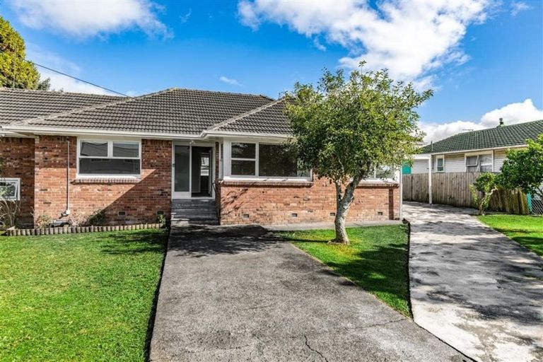 Photo of property in 2 Hokianga Street, Mangere East, Auckland, 2024