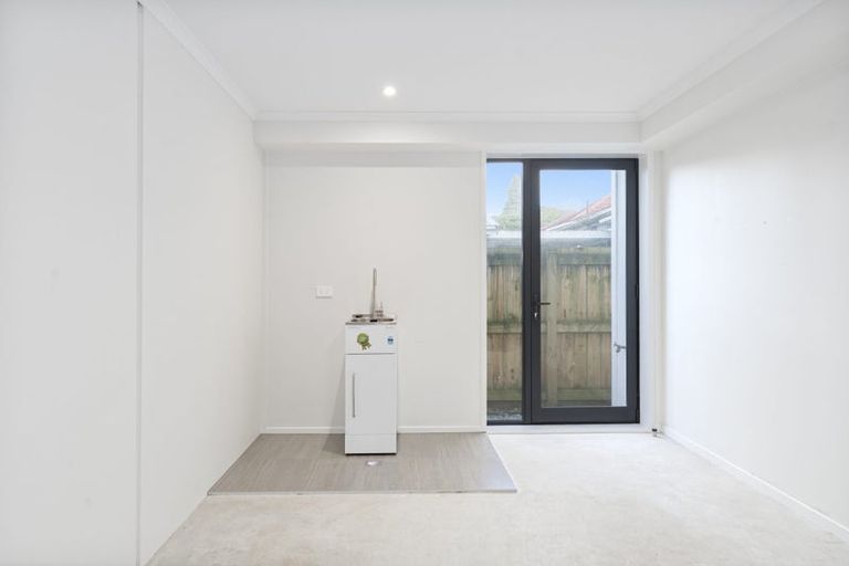 Photo of property in 5/5 Peachgrove Road, Te Atatu Peninsula, Auckland, 0610