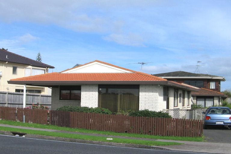 Photo of property in 2/13 Macleans Road, Bucklands Beach, Auckland, 2014