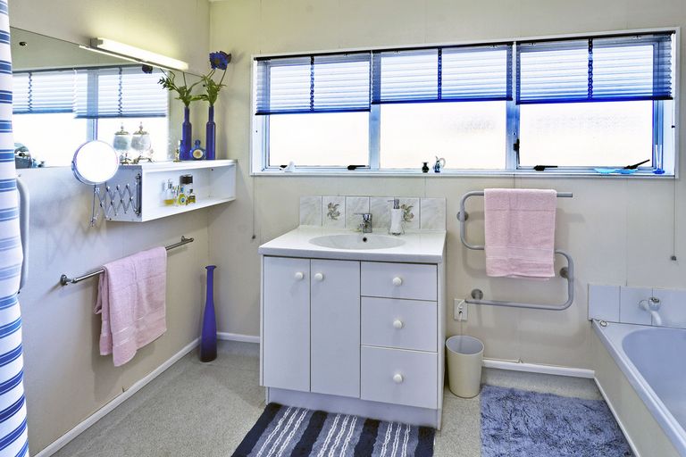 Photo of property in 2 Miller Place, Masterton, 5810