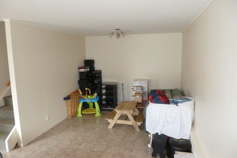 Photo of property in 2a Luxor Place, Massey, Auckland, 0614