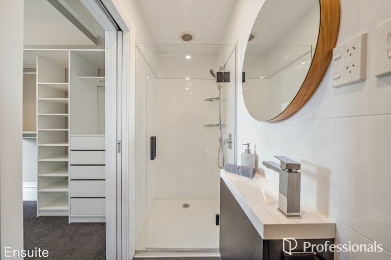 Photo of property in 19a Randwick Crescent, Moera, Lower Hutt, 5010