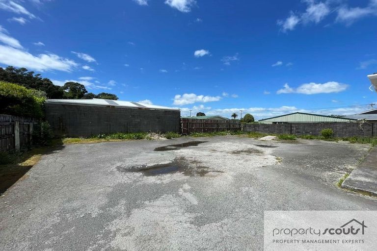 Photo of property in 4 Simons Street, Moturoa, New Plymouth, 4310