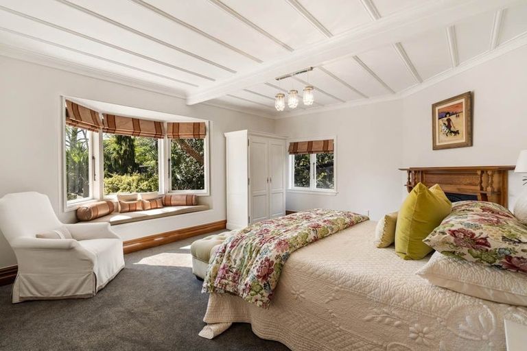 Photo of property in 55 Stanley Point Road, Stanley Point, Auckland, 0624