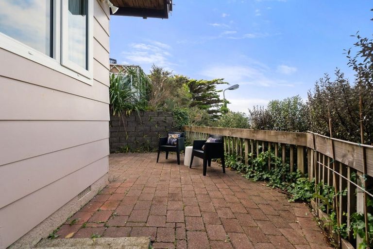 Photo of property in 1/60 Winston Street, Crofton Downs, Wellington, 6035