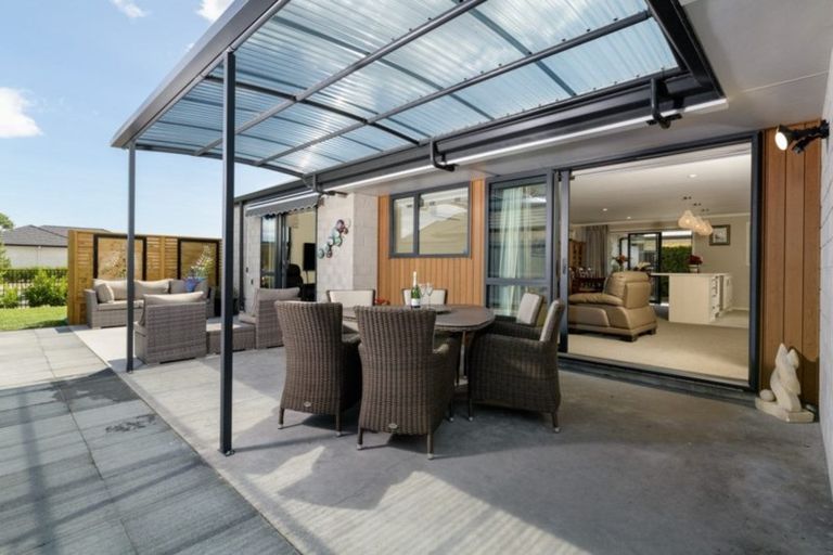 Photo of property in 21 Livingstone Drive, Papamoa Beach, Papamoa, 3118