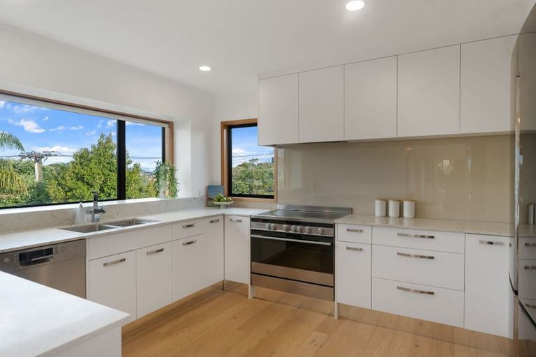 Photo of property in 1/23 Park Rise, Campbells Bay, Auckland, 0630