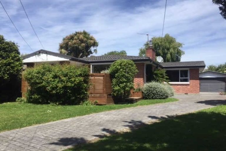 Photo of property in 32 Gregan Crescent, Burnside, Christchurch, 8053