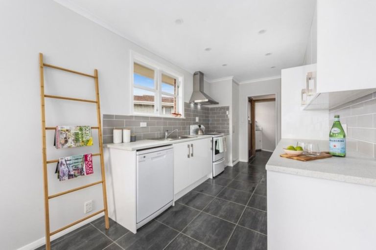 Photo of property in 9 Oregon Drive, Maoribank, Upper Hutt, 5018