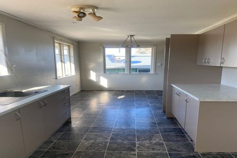 Photo of property in 40 Tahi Terrace, Glen Eden, Auckland, 0602