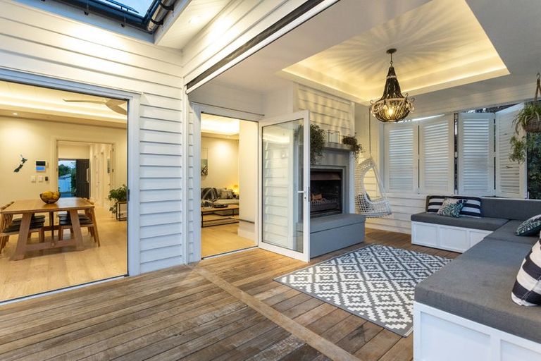 Photo of property in 43 Kent Terrace, Riverhead, 0820