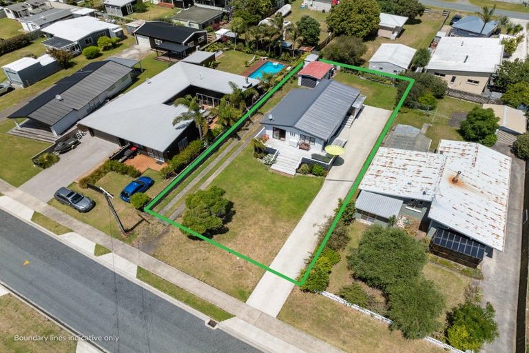 Photo of property in 207 Kiwi Road, Whangamata, 3620