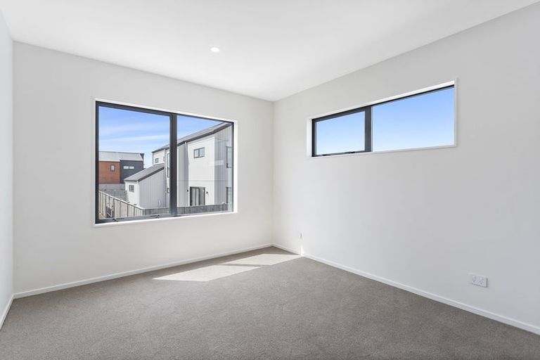 Photo of property in 45 Parkmore Drive, Rosehill, 2113