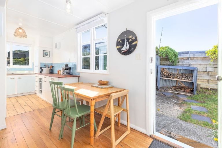 Photo of property in 345 Te Horo Beach Road, Te Horo Beach, Otaki, 5581