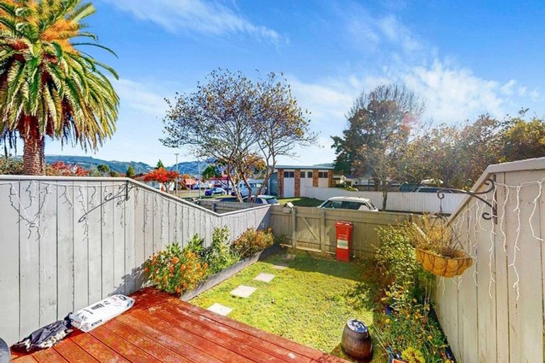 Photo of property in 2/6-8 Keys Street, Elderslea, Upper Hutt, 5018