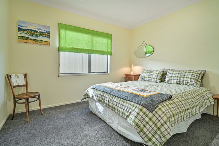 Photo of property in 37 Fairview Place, Havelock North, 4130