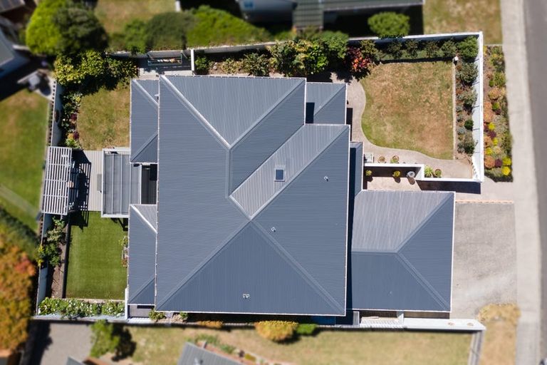 Photo of property in 14 Ronald Woolf Place, Churton Park, Wellington, 6037