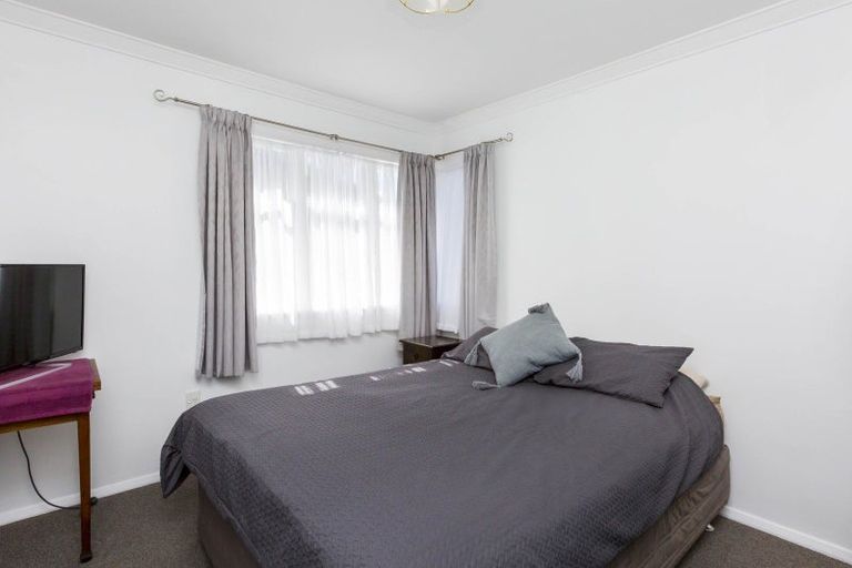 Photo of property in 2 Pokaka Street, Birchville, Upper Hutt, 5018