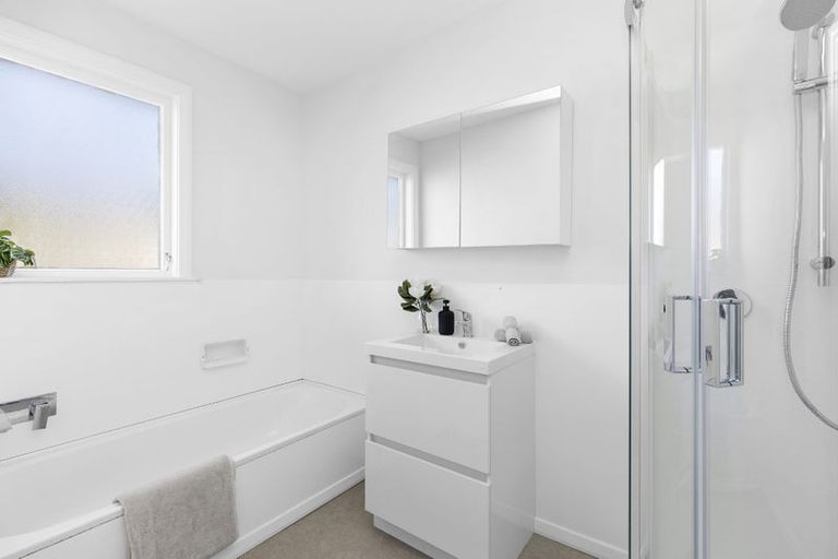 Photo of property in 40 Momona Street, Wainuiomata, Lower Hutt, 5014
