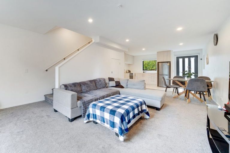 Photo of property in 1b Hamurana Place, Te Atatu Peninsula, Auckland, 0610