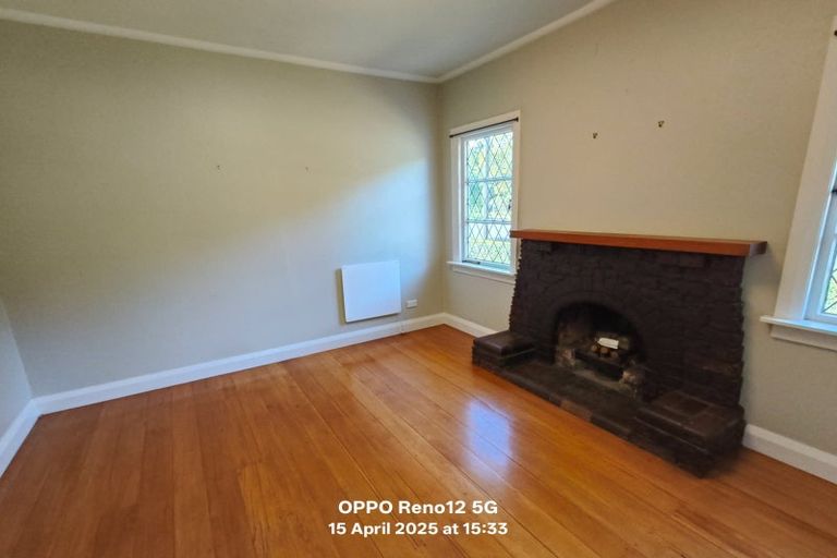 Photo of property in 32 Victoria Road, New Plymouth, 4310