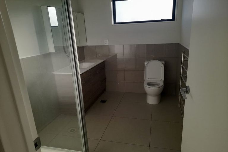 Photo of property in 3 Maureen Close, East Tamaki Heights, Auckland, 2016