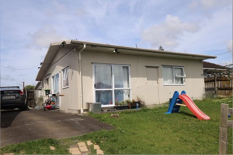 Photo of property in 2 Halswell Street, Mangere East, Auckland, 2024