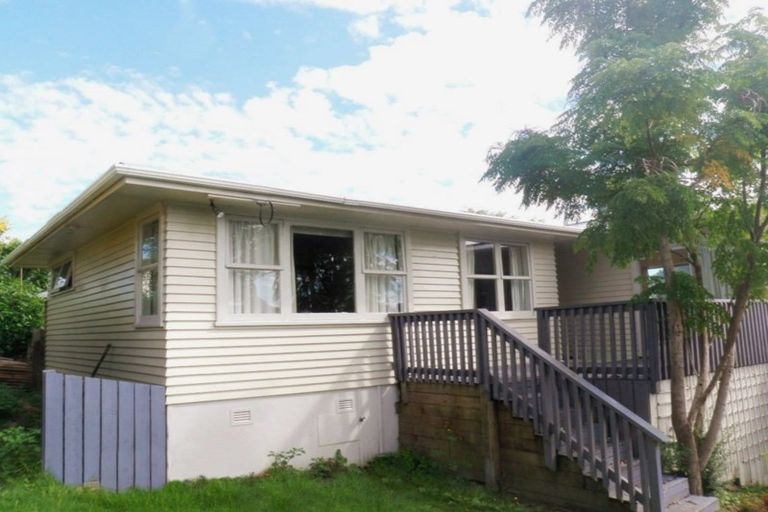 Photo of property in 28 Helena Street, Massey, Auckland, 0614