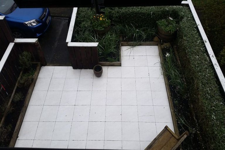 Photo of property in 6/2 Burdendale Grove, Churton Park, Wellington, 6037