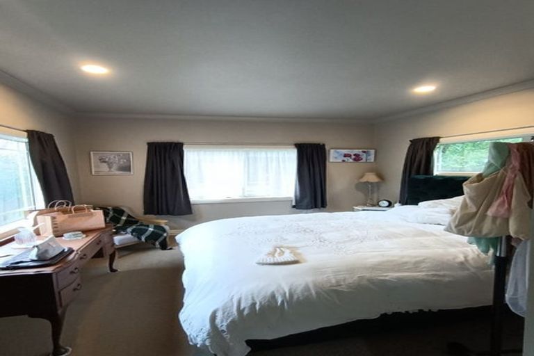 Photo of property in 294a Main Road, Tawa, Wellington, 5028