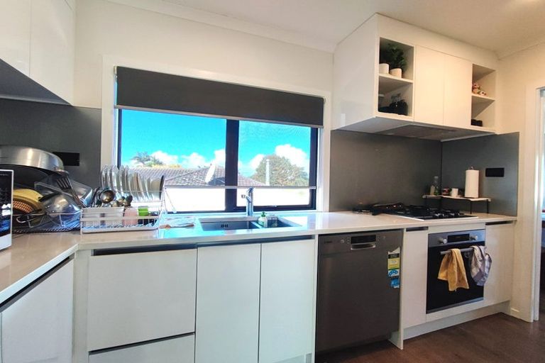Photo of property in 120 Golf Road, New Lynn, Auckland, 0600
