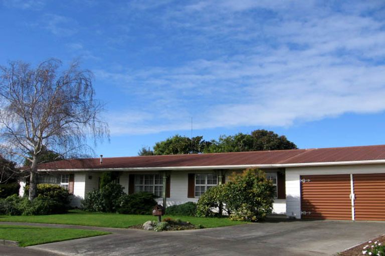 Photo of property in 17 Anaru Place, Awapuni, Palmerston North, 4412