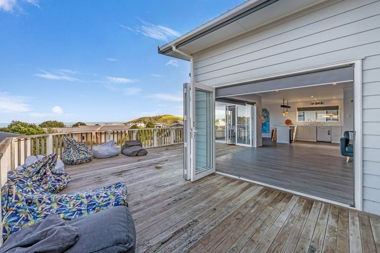 Photo of property in 4 Tua Tua Place, Baylys Beach, 0377