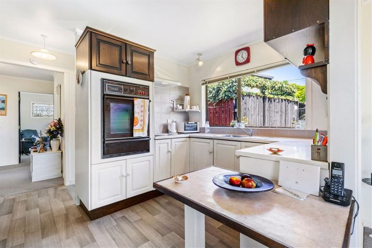 Photo of property in 101 Colwill Road, Massey, Auckland, 0614