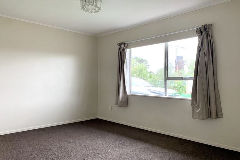Photo of property in 2/58 Glengarry Road, Glen Eden, Auckland, 0602