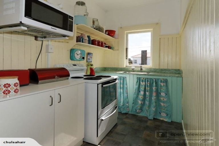 Photo of property in 52 Newington Road, Henderson, Auckland, 0612