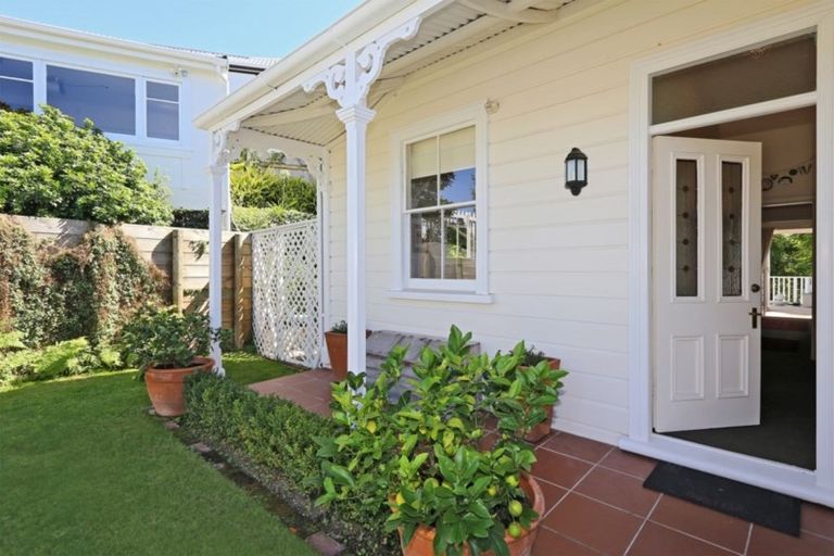 Photo of property in 21 Havelock Road, Hospital Hill, Napier, 4110