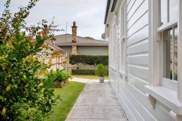 Photo of property in 33 Naylor Street, Hamilton East, Hamilton, 3216