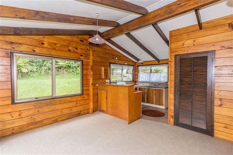 Photo of property in 1/28 Scotstoun Place, Glen Eden, Auckland, 0602