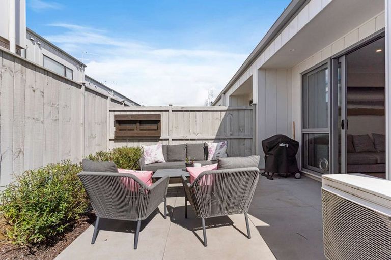 Photo of property in 20 Orona Place, Takanini, 2112