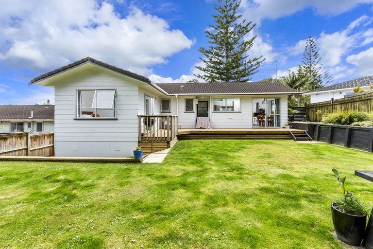 Photo of property in 42 Hellyers Street, Birkdale, Auckland, 0626