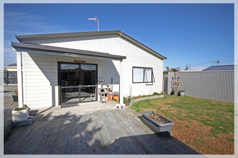 Photo of property in 24 Thomas Place, Foxton Beach, Foxton, 4815