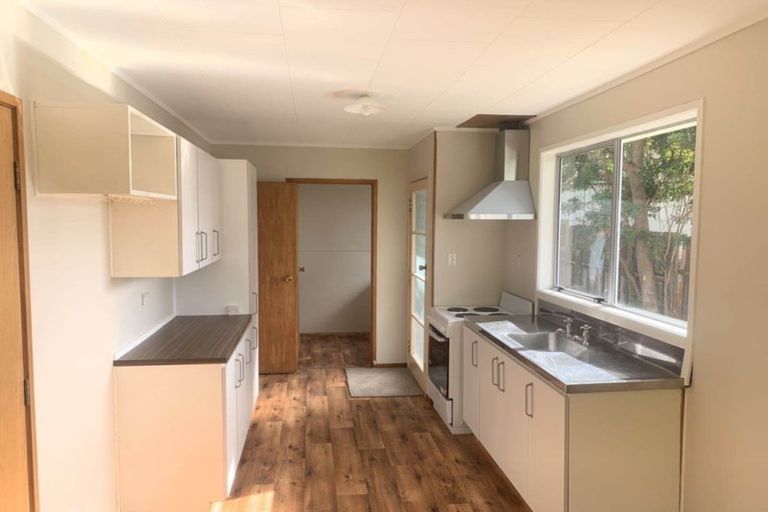 Photo of property in 5 Topliss Drive, Northcross, Auckland, 0632