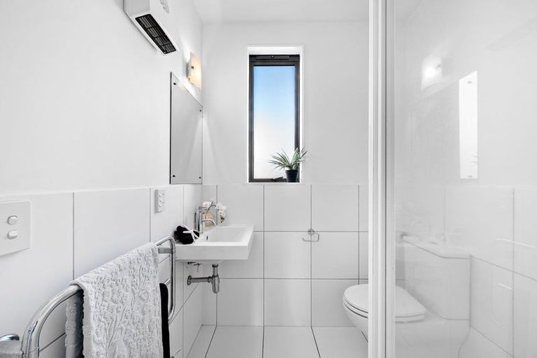 Photo of property in 1a/2 Elizabeth Street, Petone, Lower Hutt, 5012